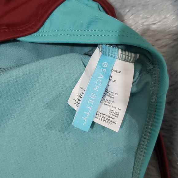 Beach Betty S one piece swim suit - Picture 4 of 6